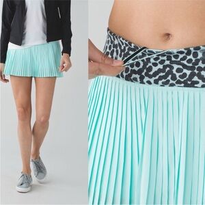 Lululemon Pleat To Street Skirt II Print Waistband Size 8 Tranquil Blue Ace Spot